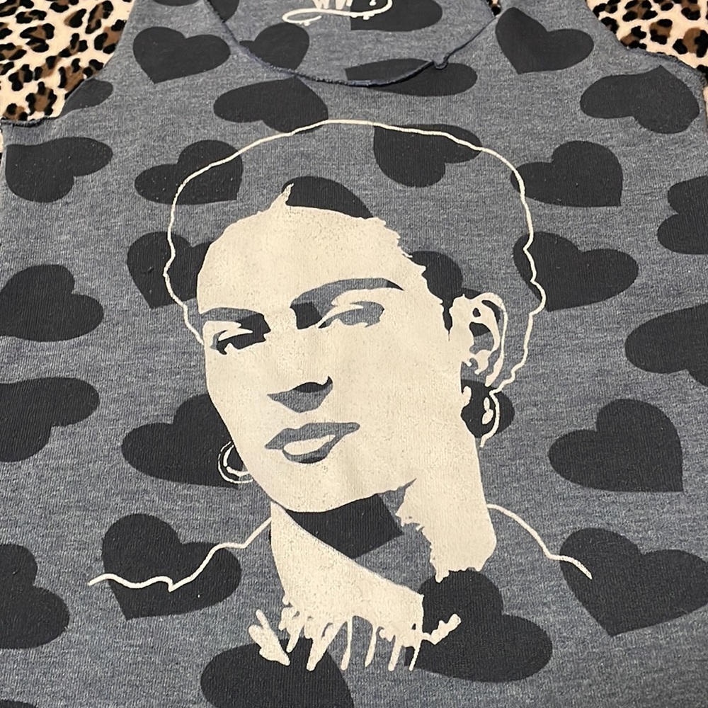FRIDA KAHLO Tank Top Stretch Heart Grey Large Handmade Heart Mexican Latinx LA - Picture 12 of 13